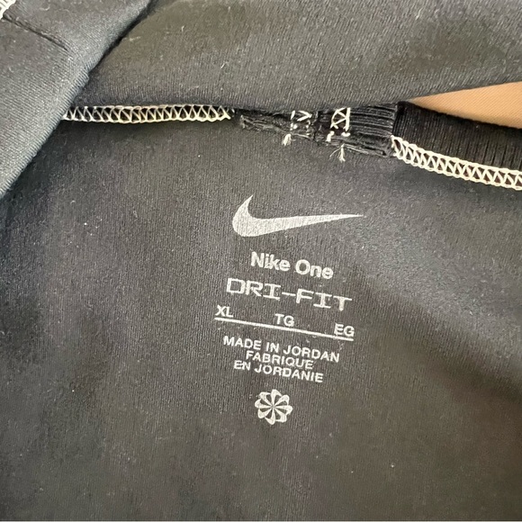 Nike One Training Dri-Fit stitch detail cropped ribbed tank in black new SZ XL - Picture 6 of 6